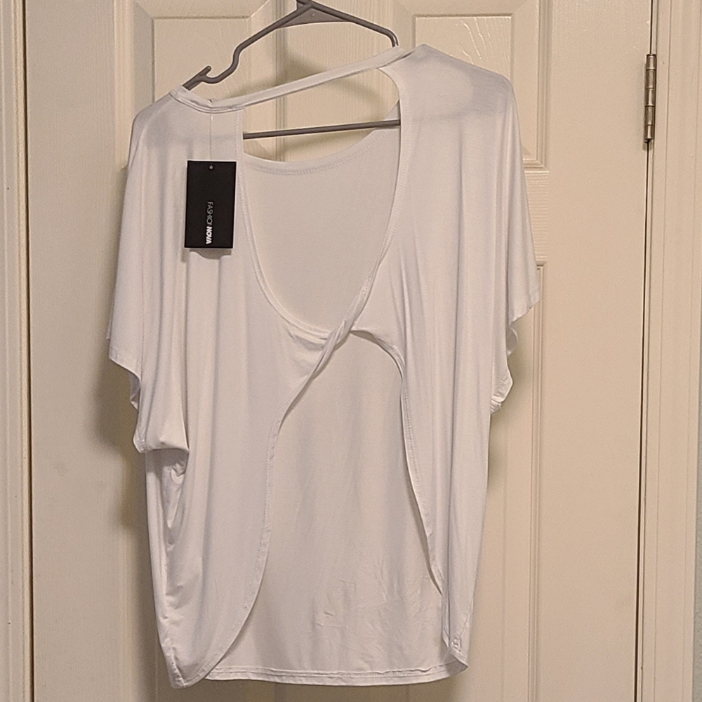 Woman's Top - Picture 2 of 5